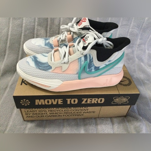 Nike Kyrie 8 Go Photon Dust 4Y DQ8076 002 - Picture 4 of 13